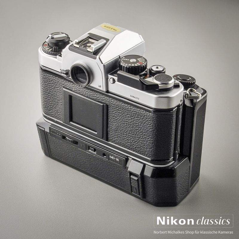 Nikon FA mit MD-15 (Zustand A-)