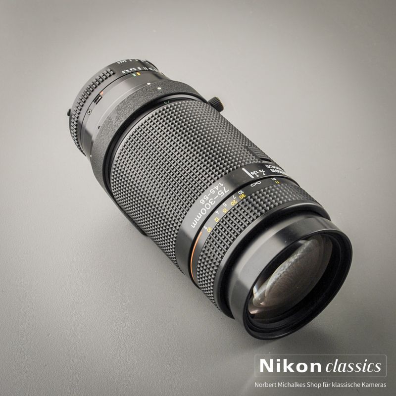 Nikon AF Zoom-Nikkor 75-300/4,5-5,6 (Condition A/A-)