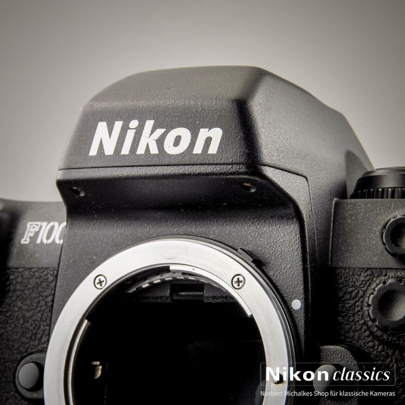 Nikon F100 (Zustand A) OVP
