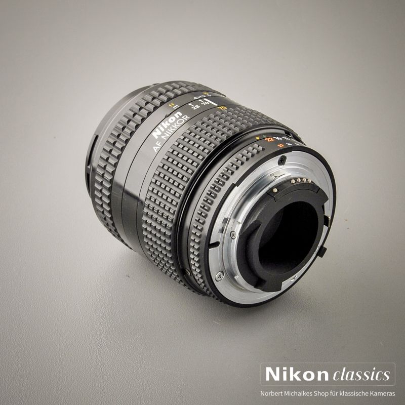 Nikon AF-D Zoom-Nikkor 28-70/3,5-4,5  (Zustand A/A-)