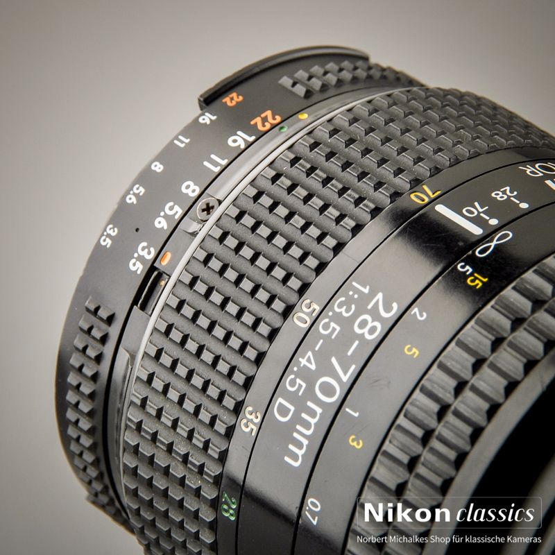 Nikon AF-D Zoom-Nikkor 28-70/3,5-4,5  (Zustand A/A-)