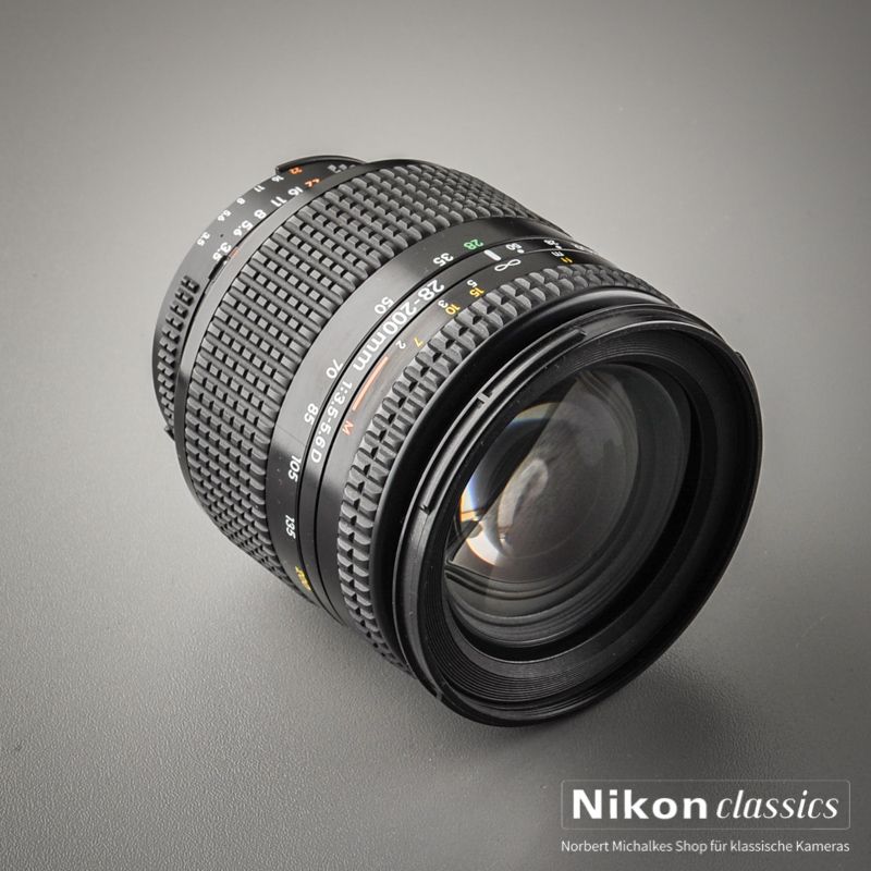 Nikon AF-D Zoom-Nikkor 28-200/3,5-5,6 IF (Condition A/A-)