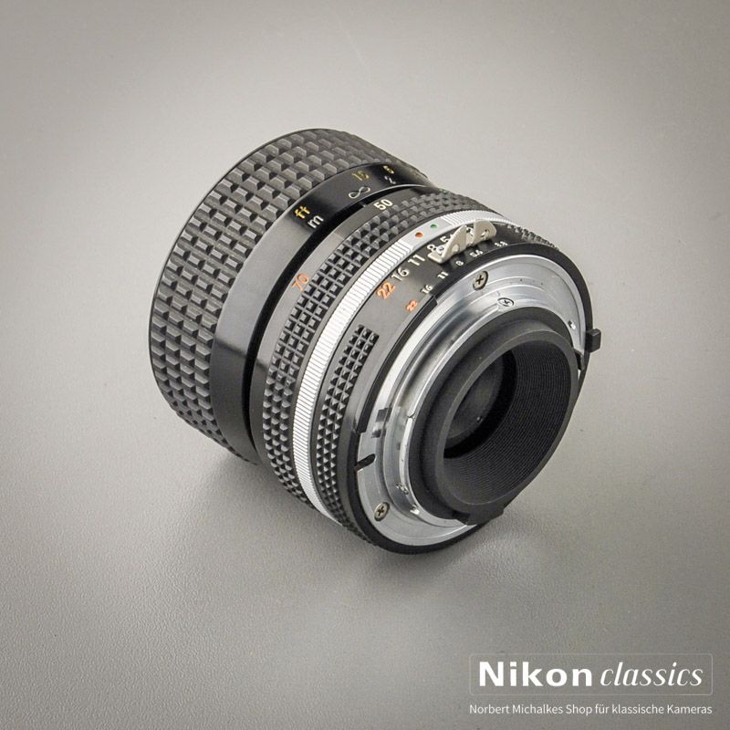 Nikon Zoom-Nikkor 35-70/3,3-4,5 AIS (Condition A)