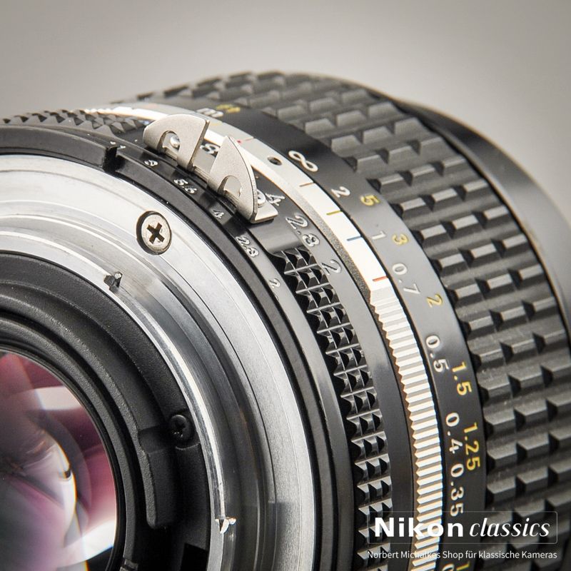 Nikon Nikkor 24/2,0 AIS (Zustand A/A-)