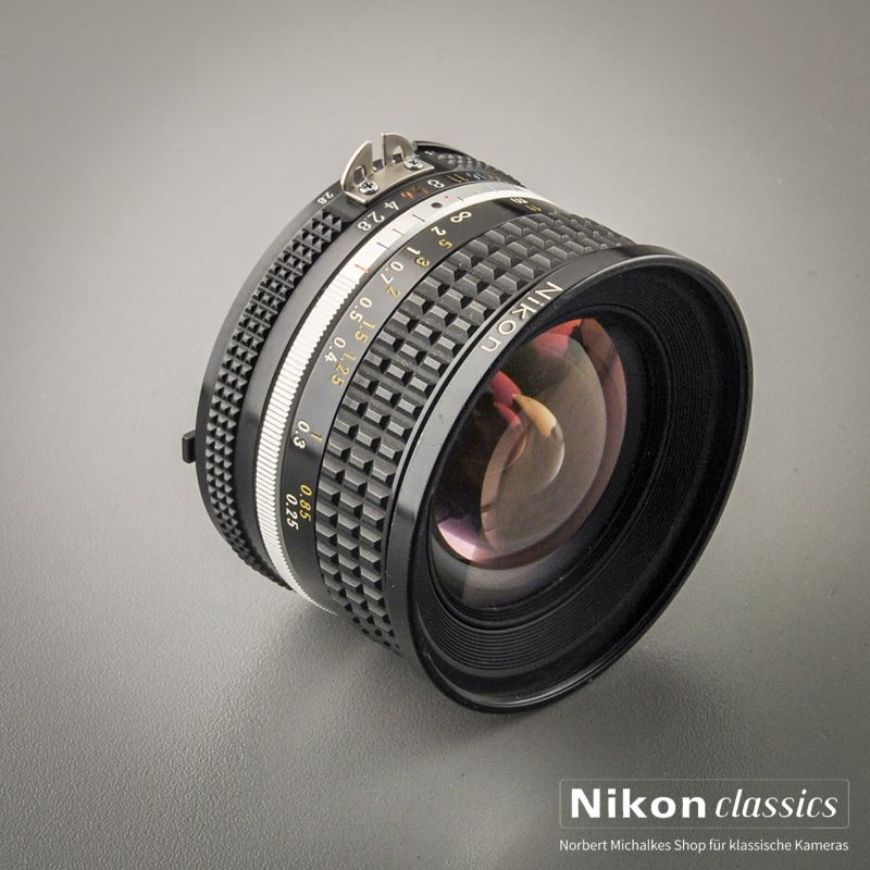 Nikon Nikkor 20/2,8 AIS (Condition A-)