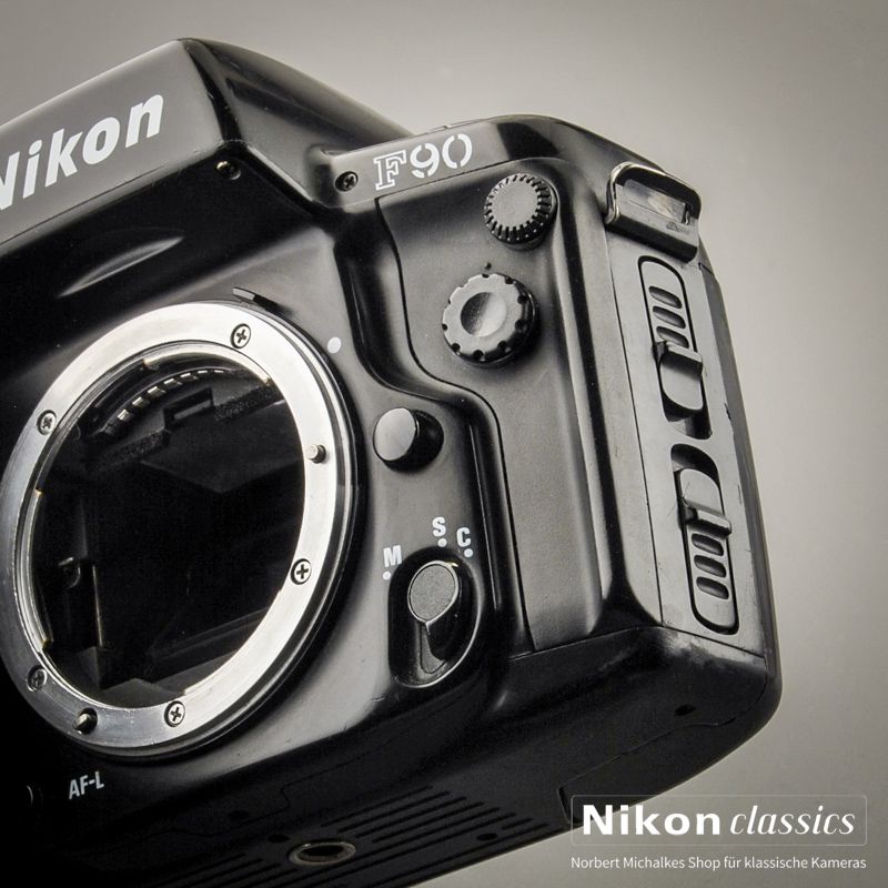 Nikon F90 (Zustand A-/AB)