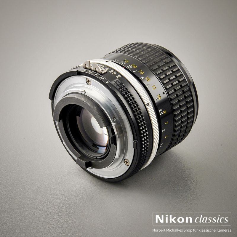 Nikon Nikkor 85/2,0 AI  (Zustand A) OVP