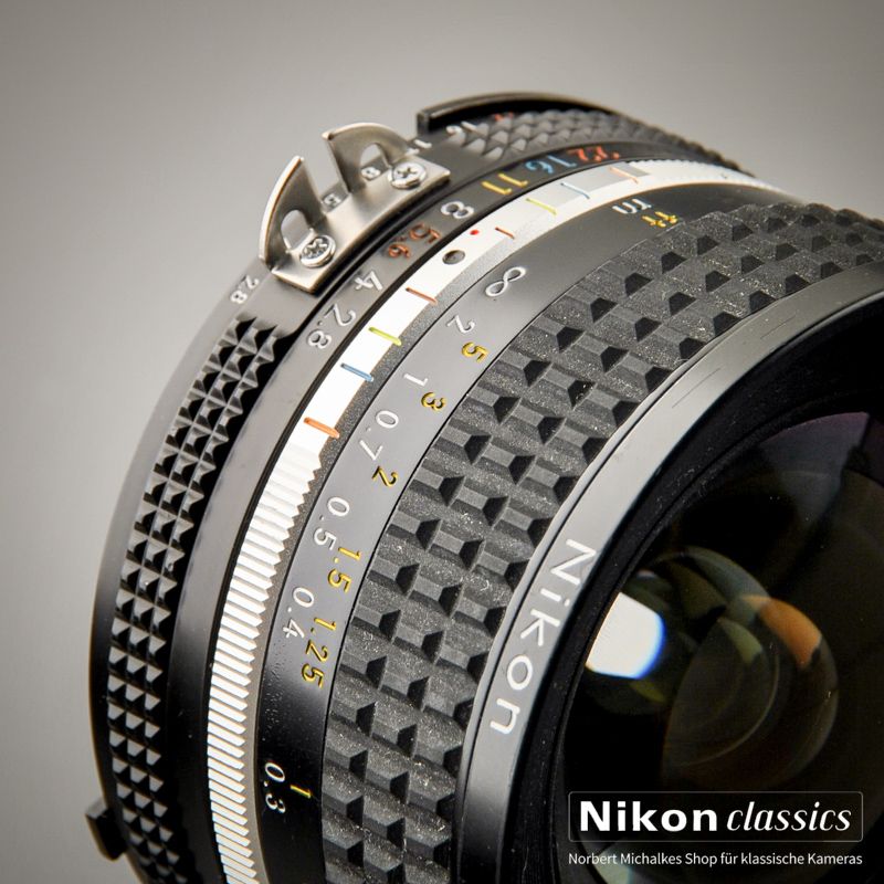 Nikon Nikkor 20/2,8 AIS (Zustand A/A-)