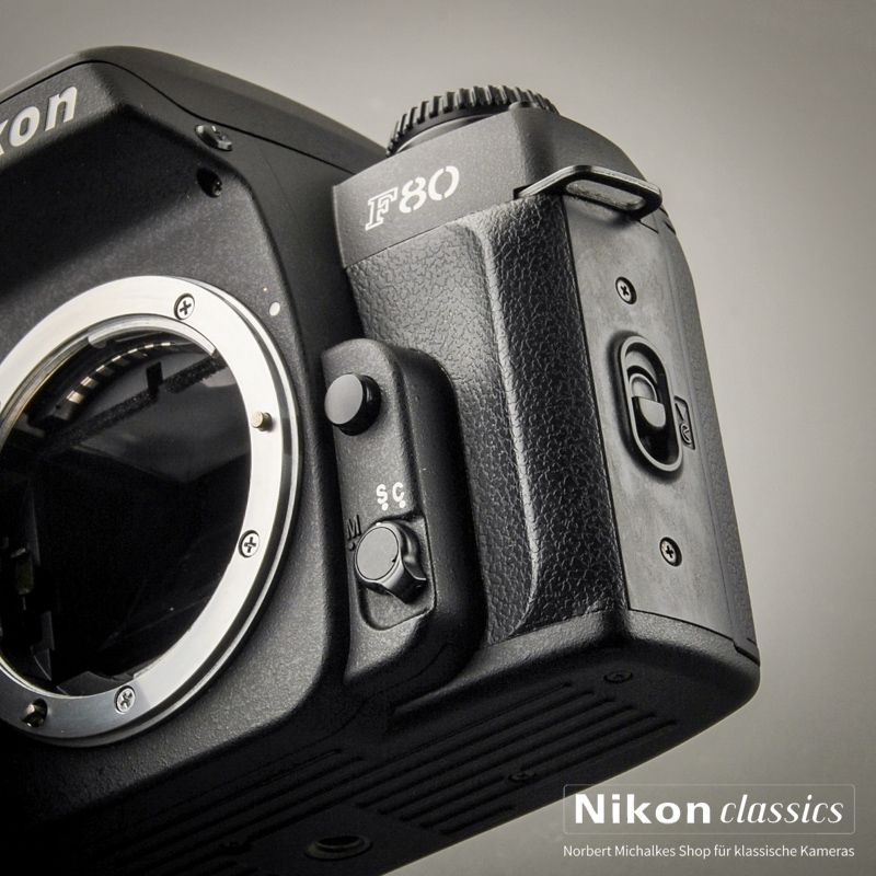 Nikon F80 (Zustand A)