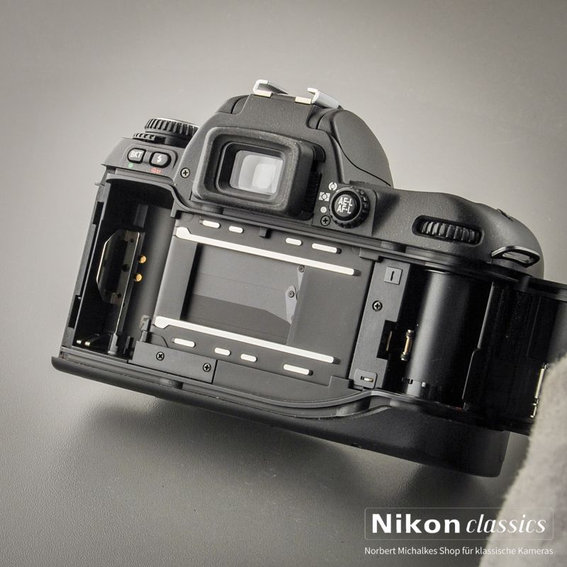 Nikon F80 (Zustand A)