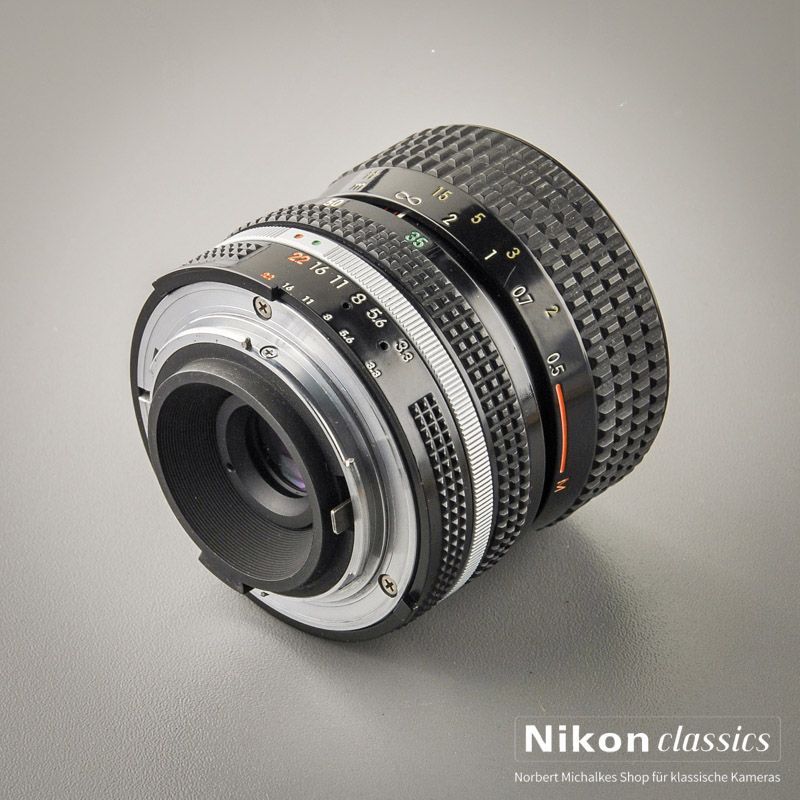 Nikon Zoom-Nikkor 35-70/3,3-4,5 AIS (Condition A/A-)