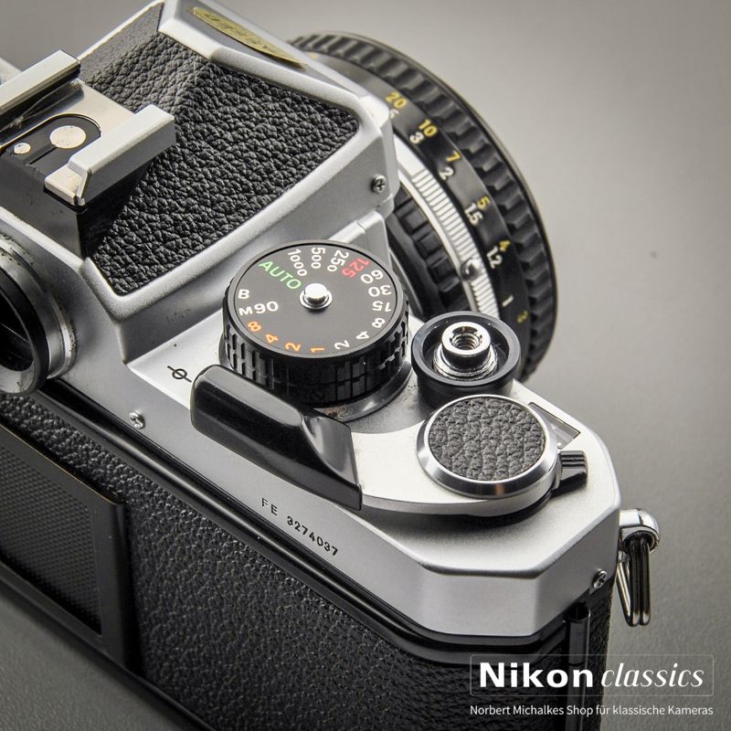 Nikon FE mit Nikon 50/1,8 Starter-Set