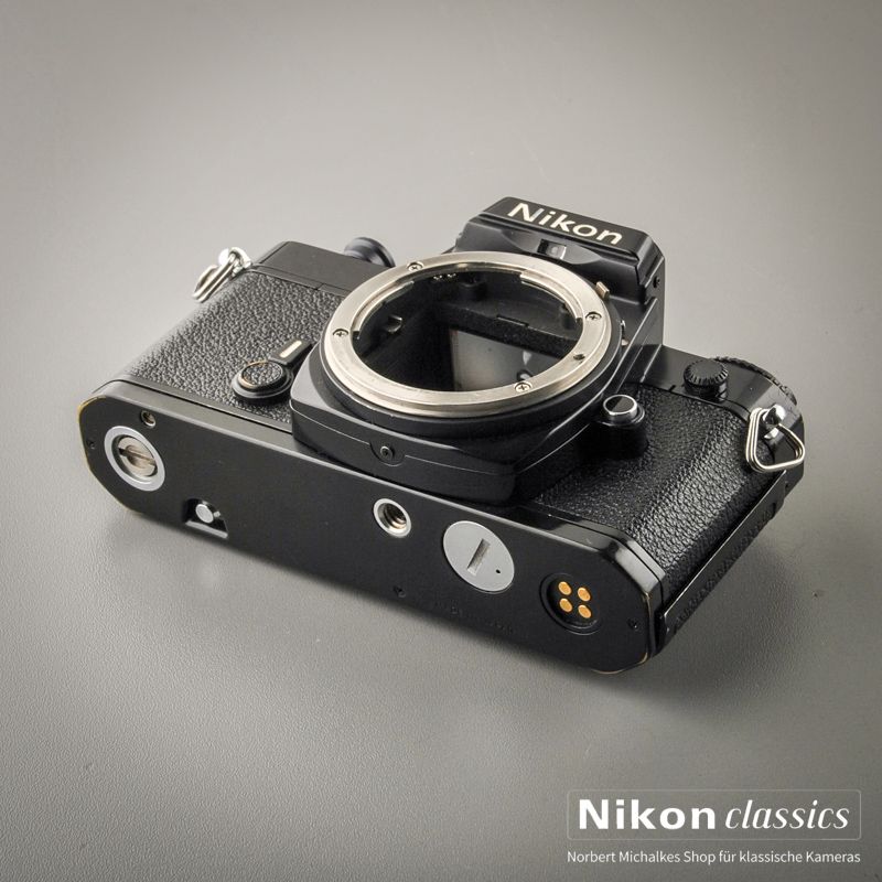 Nikon FE schwarz (Zustand A-/AB)
