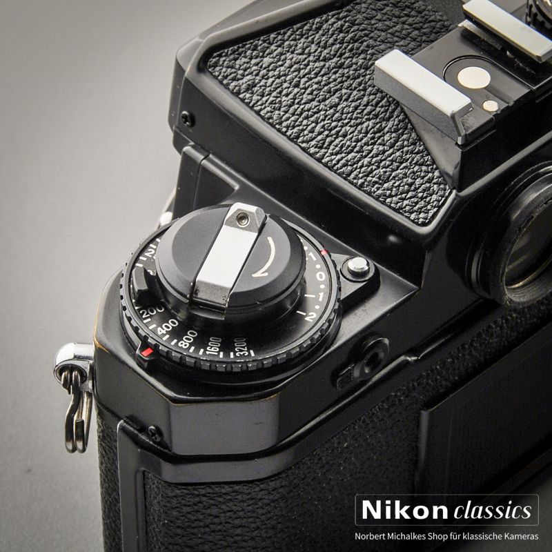 Nikon FE schwarz (Zustand A-/AB)