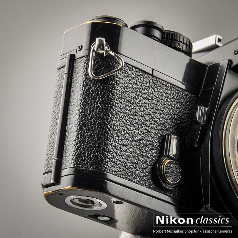 Nikon FE schwarz (Zustand A-/AB)