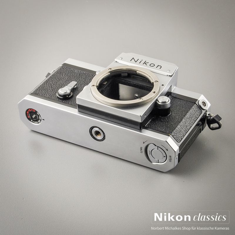 Nikon F eyelevel Nippon Kogaku with prism finder (Condition A/A-)