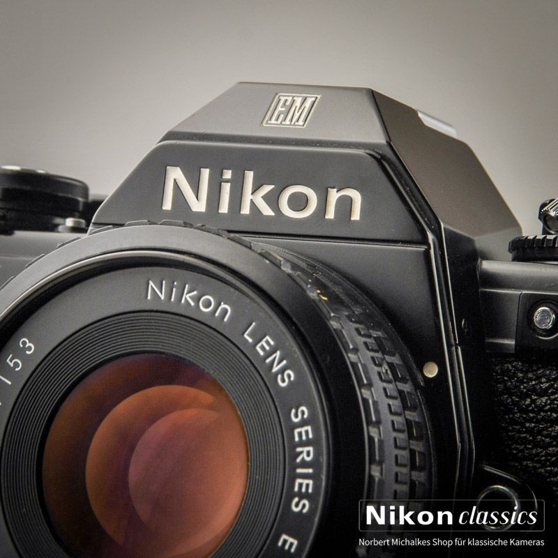 Nikon EM with Nikon Lens 50/1,8 Starter Set