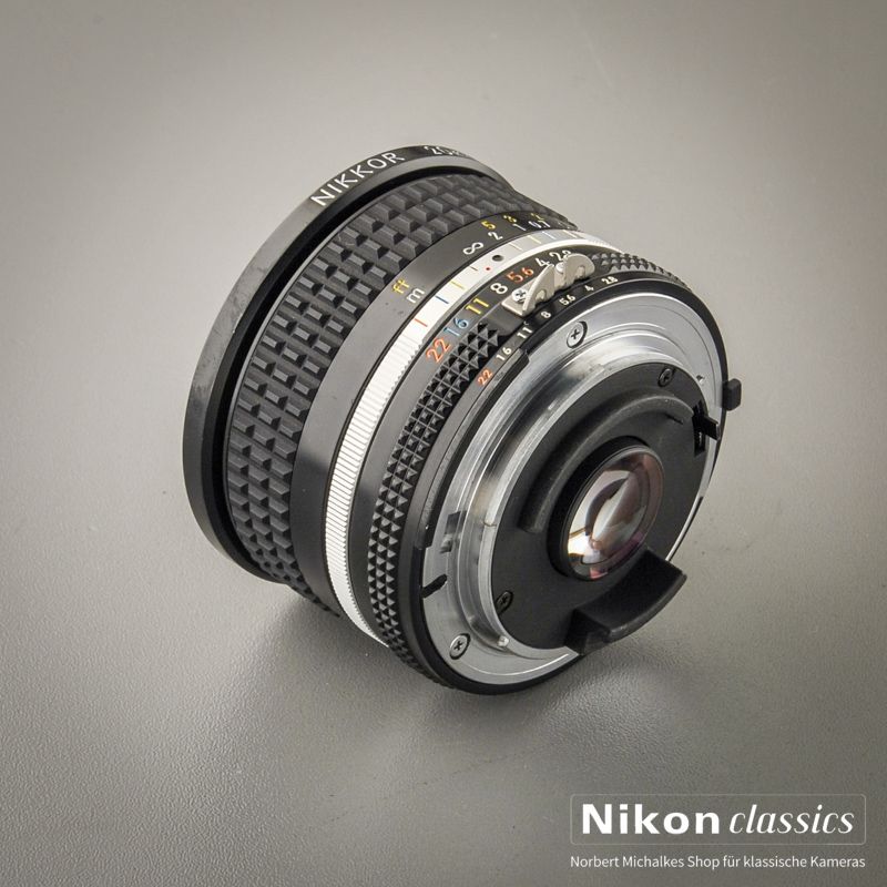 Nikon Nikkor 20/2,8 AIS (Zustand A/A-)