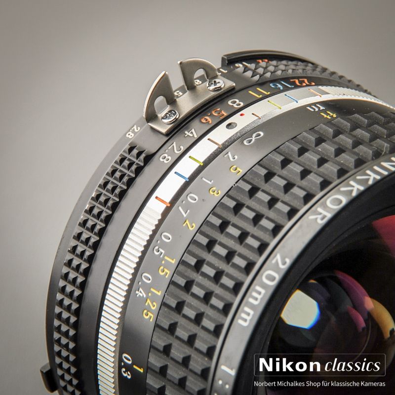 Nikon Nikkor 20/2,8 AIS (Zustand A/A-)