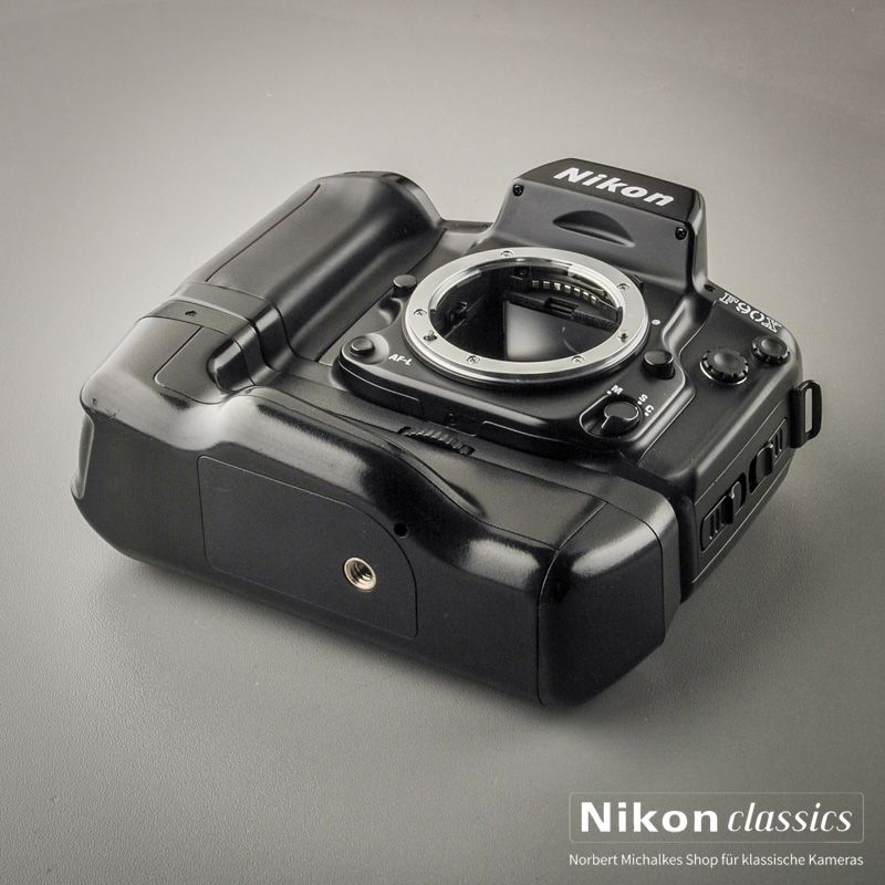 Nikon F90x with MB-10 Professional Set(Condition A)