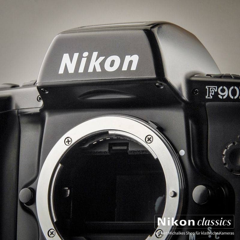 Nikon F90x with MB-10 Professional Set(Condition A)