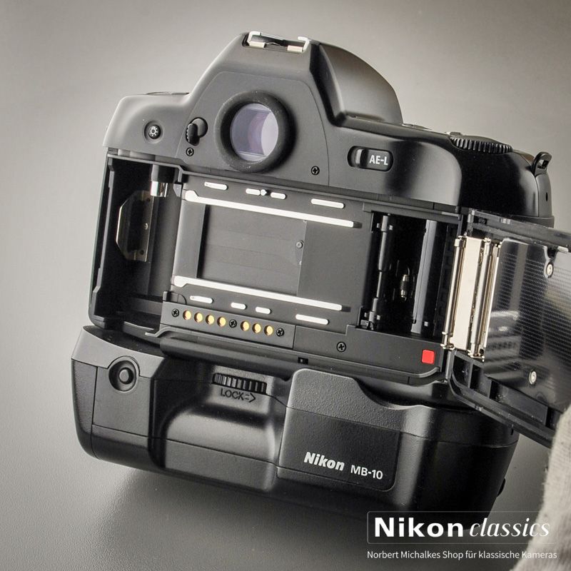 Nikon F90x with MB-10 Professional Set(Condition A)