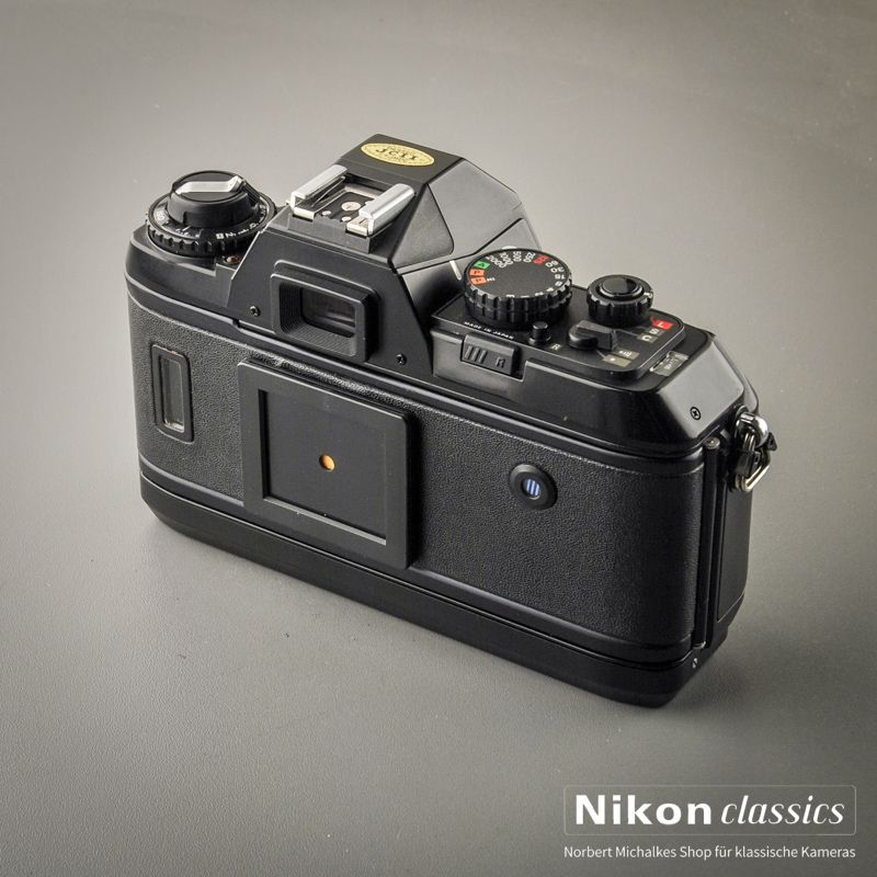 Nikon F301 mit MB-3 (Zustand A/A-)