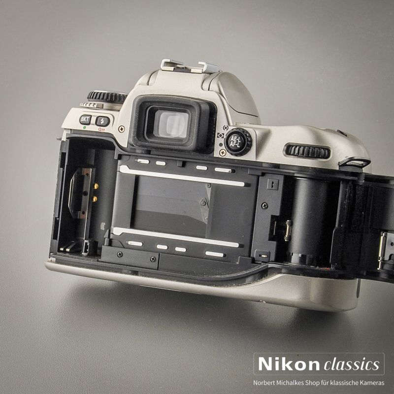 Nikon F80 with AF-D-Nikkor 28-80 AF-D