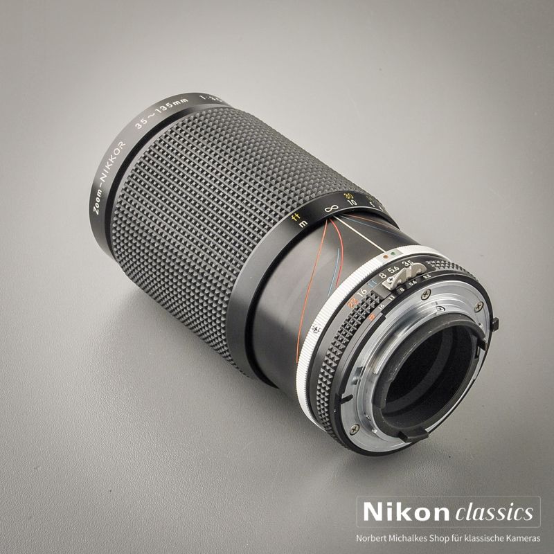 Nikon Zoom-Nikkor 35-135/3,5-4,5 AIS Macro (Zustand A/A-)