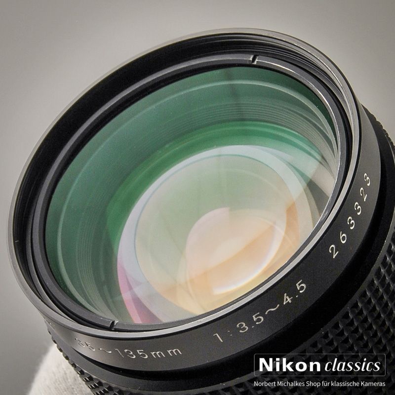 Nikon Zoom-Nikkor 35-135/3,5-4,5 AIS Macro (Zustand A/A-)