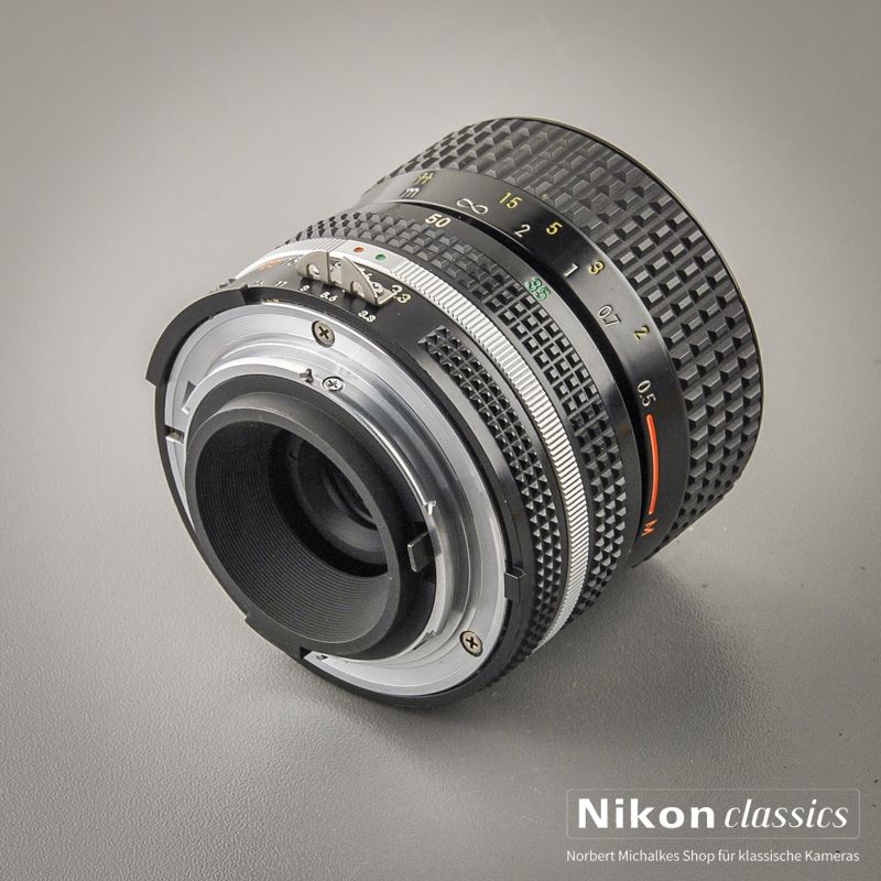 Nikon Zoom-Nikkor 35-70/3,3-4,5 AIS (Zustand A)