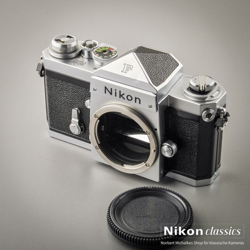 Nikon F "Eyelevel" mit Prismensucher (Zustand A-)