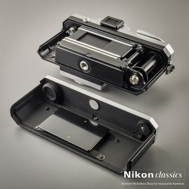 Nikon F "Eyelevel" mit Prismensucher (Zustand A-)