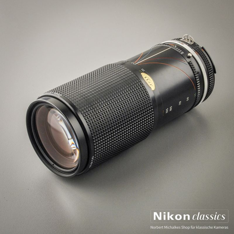 Nikon Zoom-Nikkor 35-200/3,5-4,5 AIS Macro (Condition A)