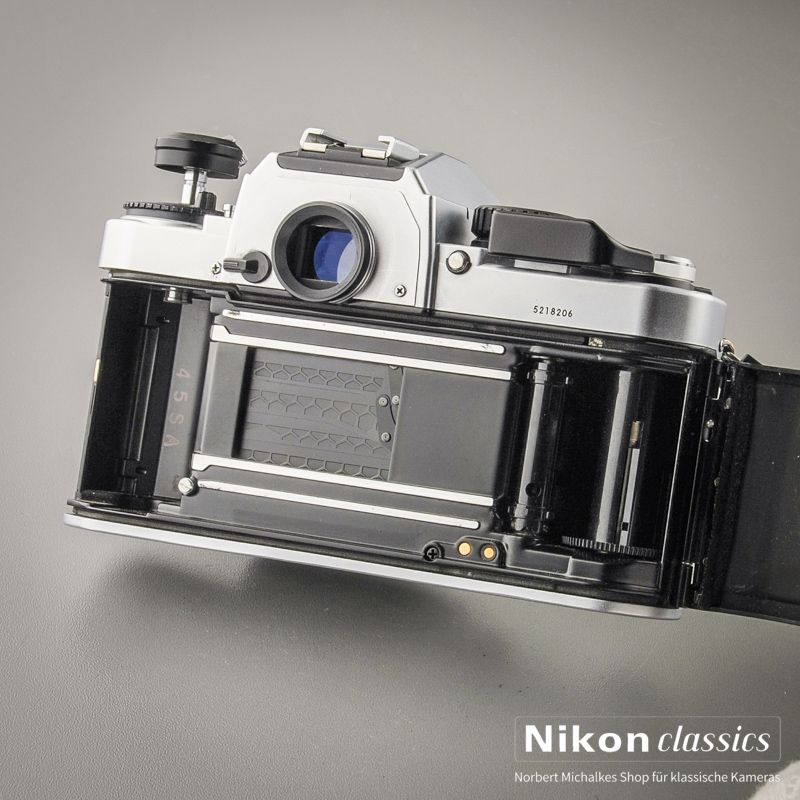 Nikon FA mit Nikkor 50/1,8 (Zustand A/A-)