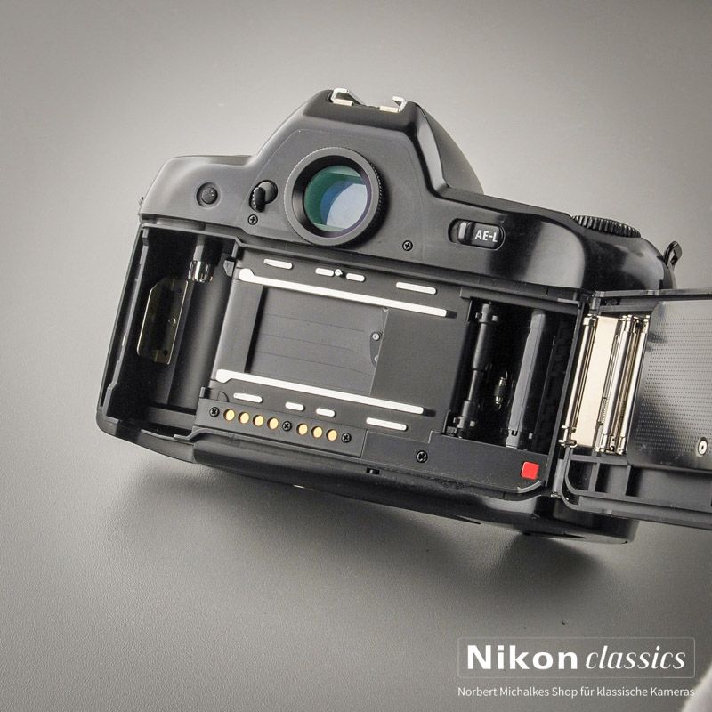 Nikon F90 (Condition A/A-)