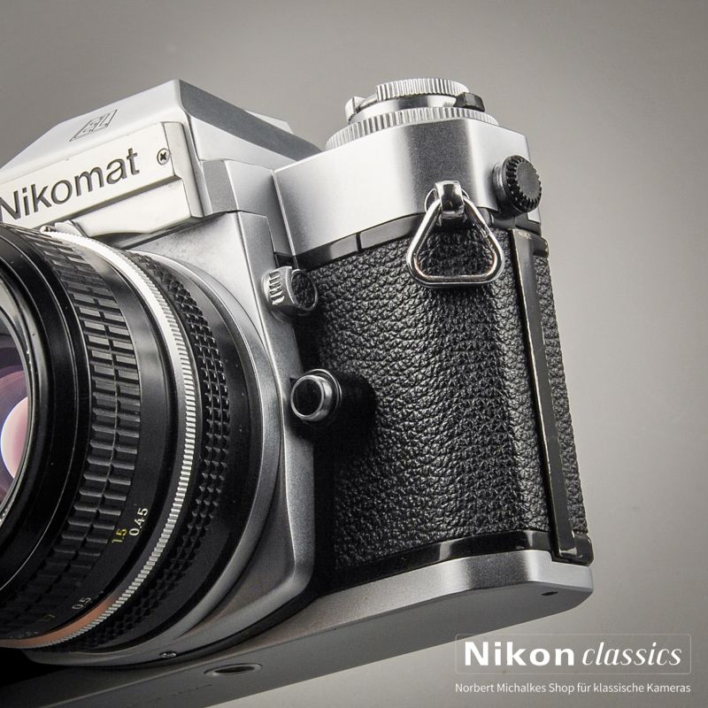 Nikkormat EL with Nikkor 50/2,0 (Condition A-)