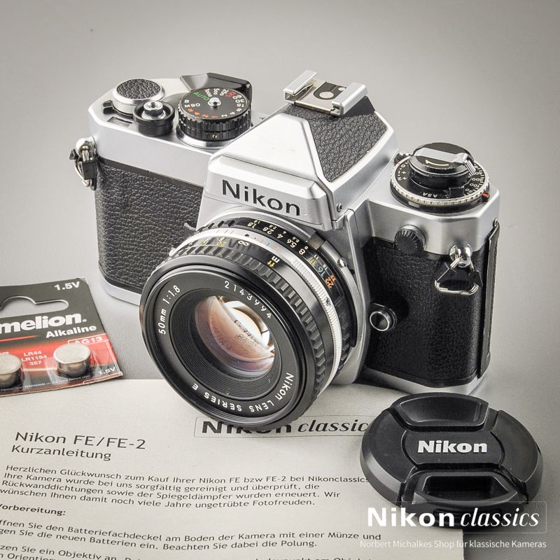 Nikon FE mit Nikon 50/1,8 Starter-Set