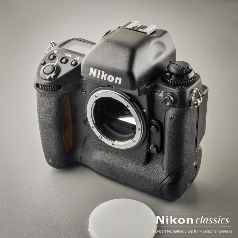 Nikon F5 mit MF-28 (Zustand A/A-)