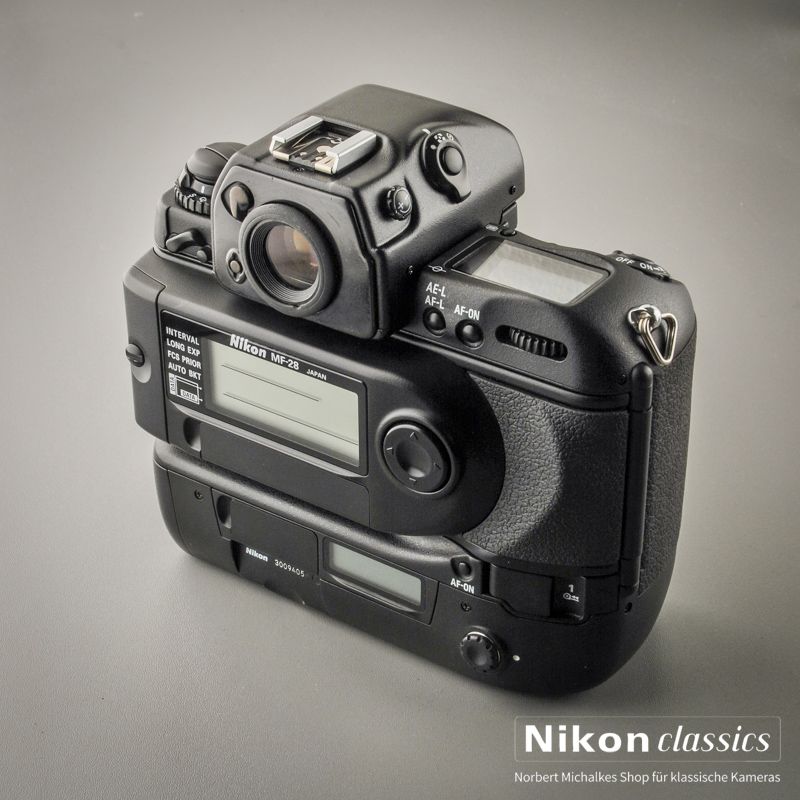 Nikon F5 mit MF-28 (Zustand A/A-)