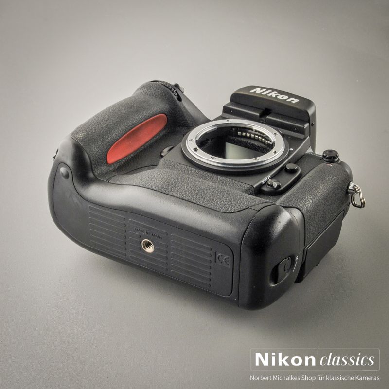 Nikon F5 mit MF-28 (Zustand A/A-)