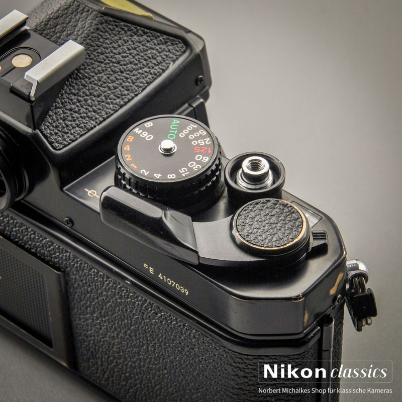 Nikon FE schwarz (Zustand AB)