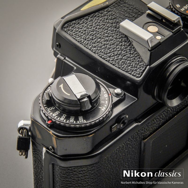 Nikon FE schwarz (Zustand AB)