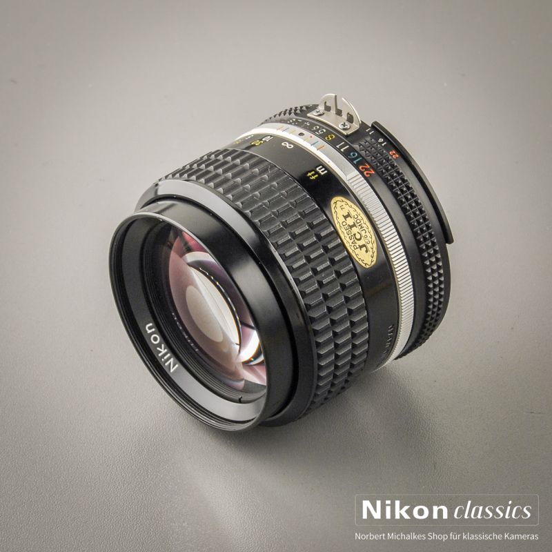 Nikon Nikkor 85/2,0 AIS  (Zustand A) OVP