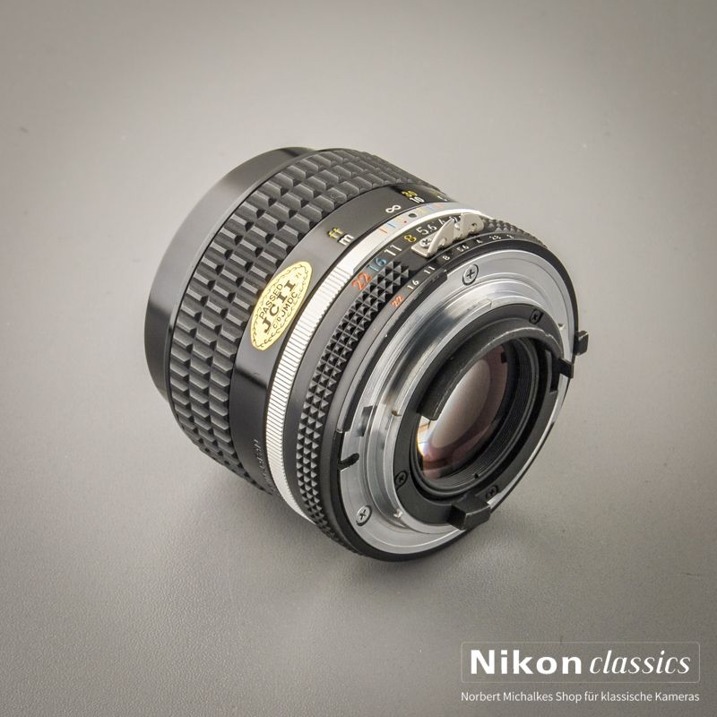 Nikon Nikkor 85/2,0 AIS  (Zustand A) OVP