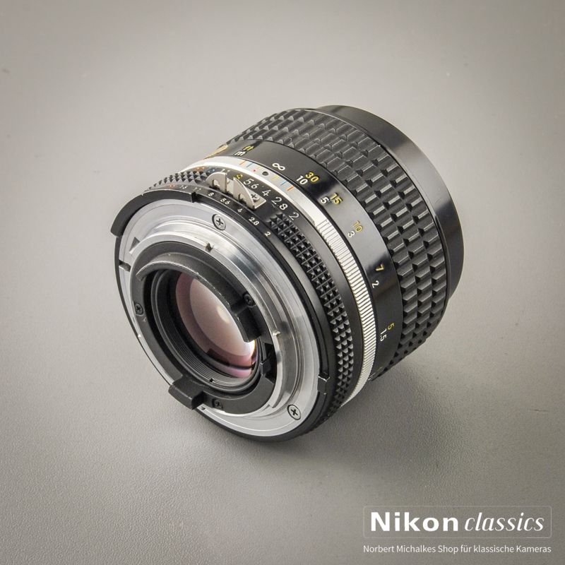 Nikon Nikkor 85/2,0 AIS  (Zustand A) OVP