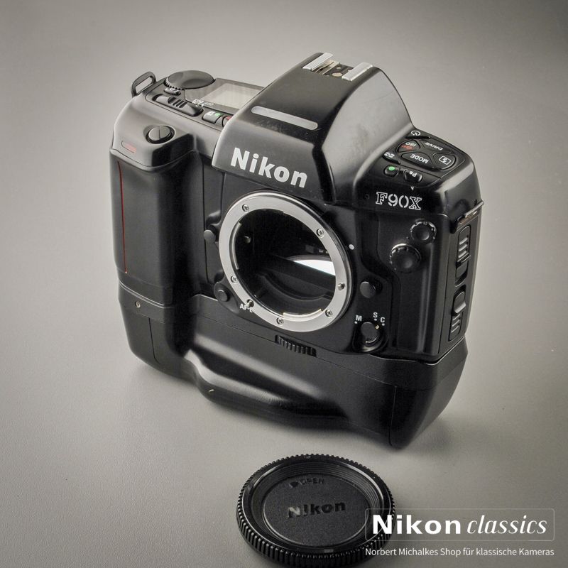 Nikon F90x with MB-10 (Condition A/A-)