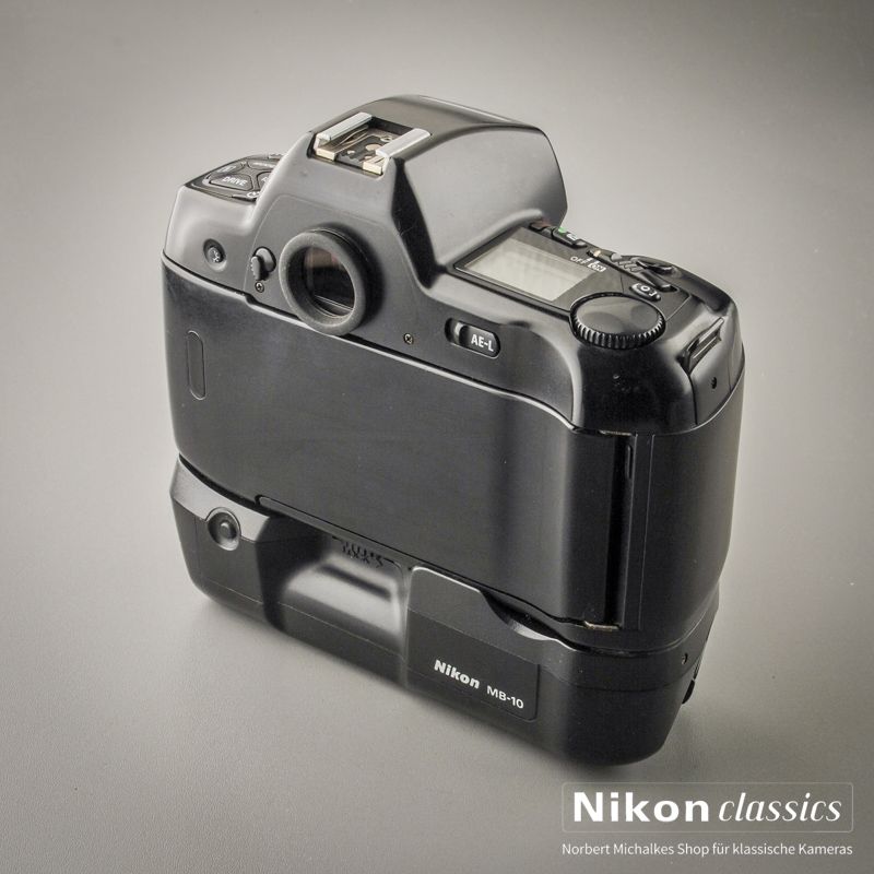 Nikon F90x with MB-10 (Condition A/A-)