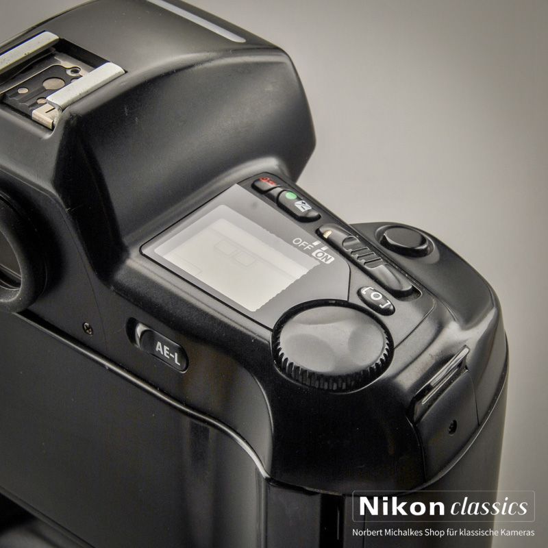 Nikon F90x with MB-10 (Condition A/A-)