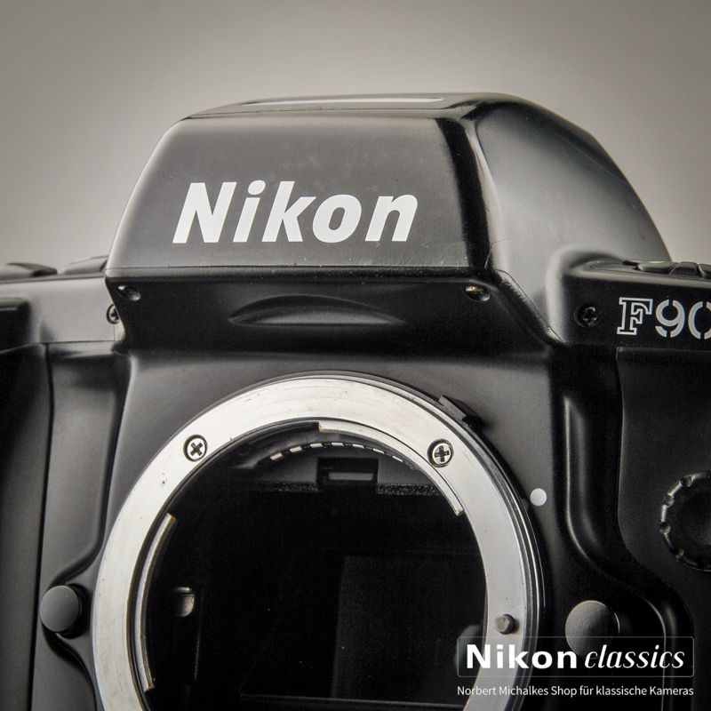 Nikon F90x with MB-10 (Condition A/A-)